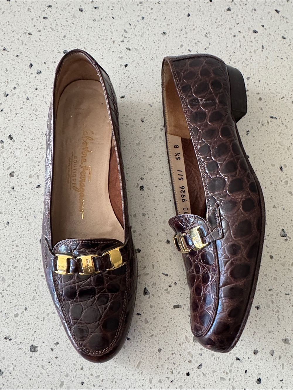 Salvatore Ferragamo VNTG Brown Croc-Embossed Leather Loafers Gold Buckle 5.5B